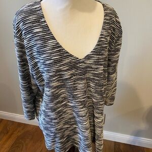 H&M Black and White Striped V-Neck Sweater